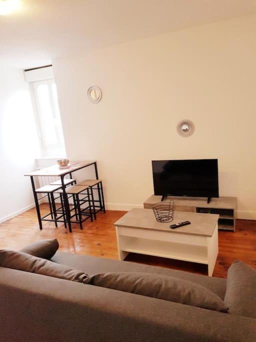 Le Jeanne 4/6 Couchages, Wifi, Sanctuaire Apartment Lourdes Bagian luar foto